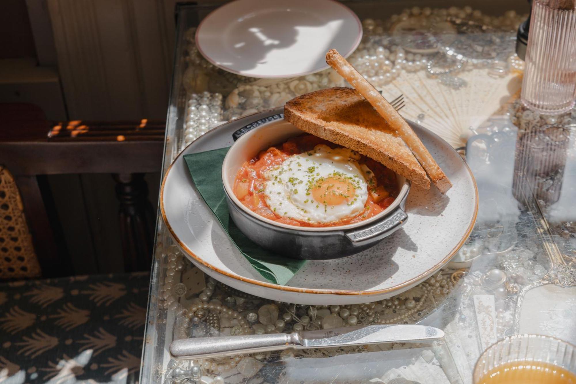 No 15 By Guesthouse, Bath Exterior foto Baked beans with egg